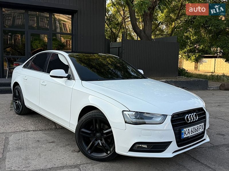Седан Audi A4 2012 в Николаеве