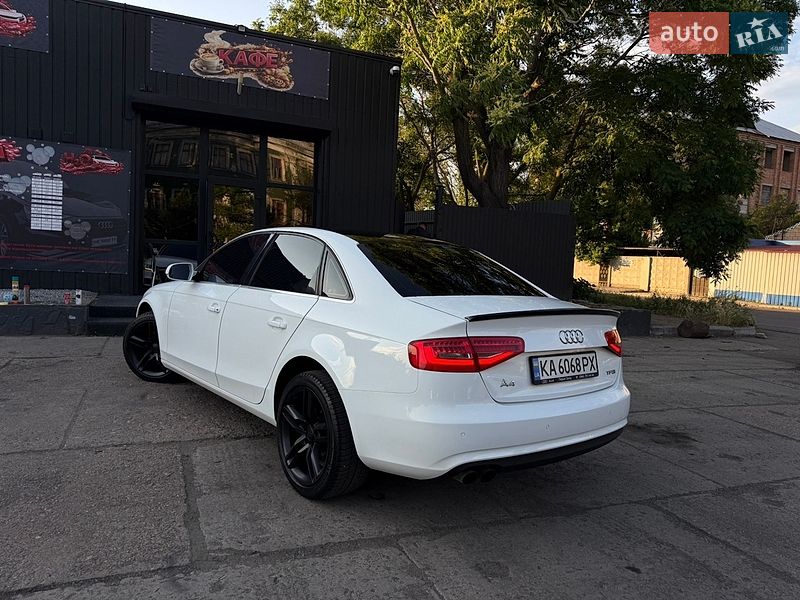 Седан Audi A4 2012 в Николаеве