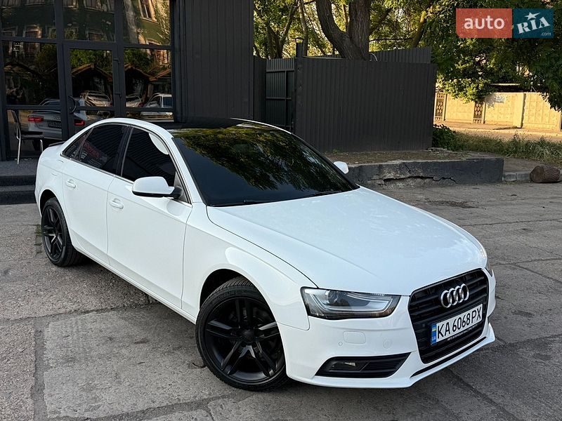 Седан Audi A4 2012 в Николаеве