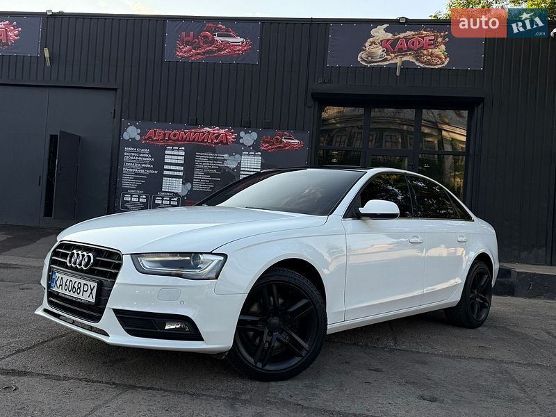 Седан Audi A4 2012 в Николаеве