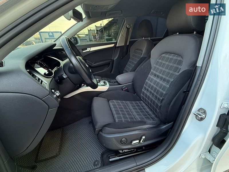 Седан Audi A4 2012 в Николаеве