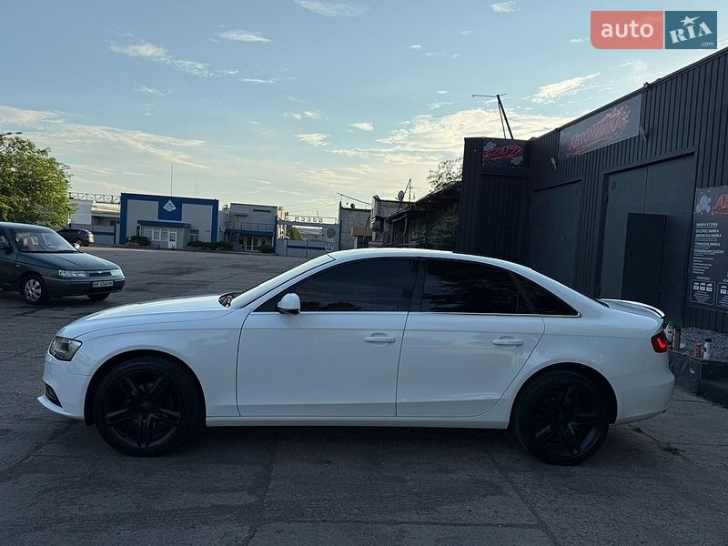Седан Audi A4 2012 в Николаеве