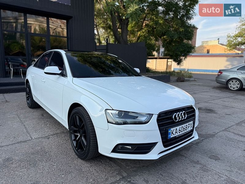 Седан Audi A4 2012 в Николаеве