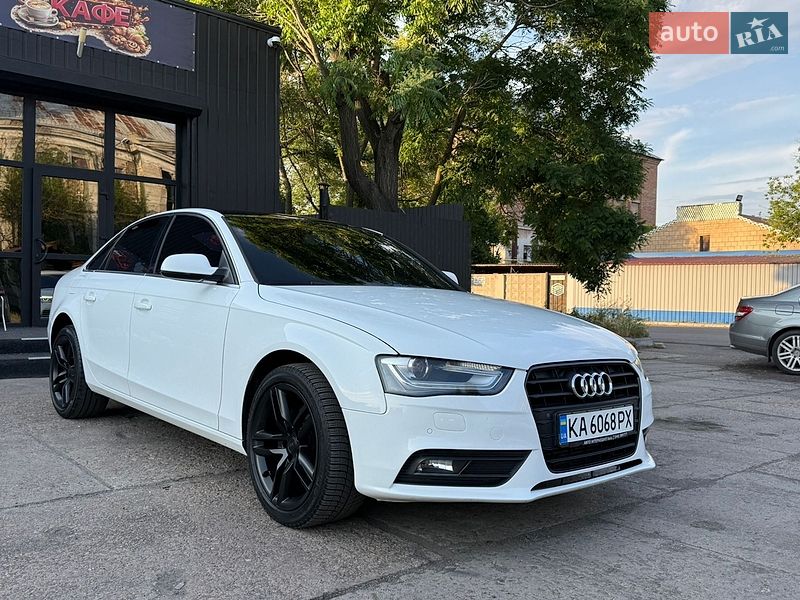 Седан Audi A4 2012 в Николаеве