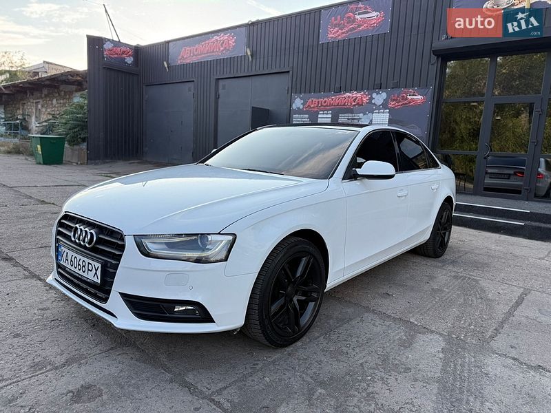 Седан Audi A4 2012 в Николаеве