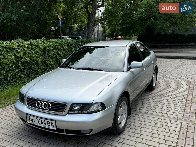 Седан Audi A4 1998 в Одессе