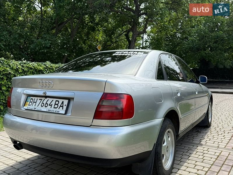 Седан Audi A4 1998 в Одессе