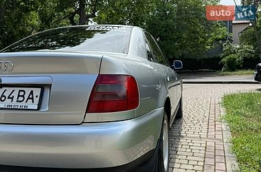 Седан Audi A4 1998 в Одессе
