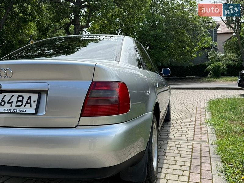 Седан Audi A4 1998 в Одессе