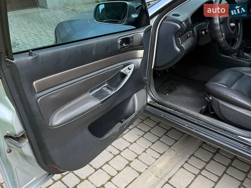 Седан Audi A4 1998 в Одессе
