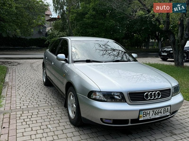 Седан Audi A4 1998 в Одессе