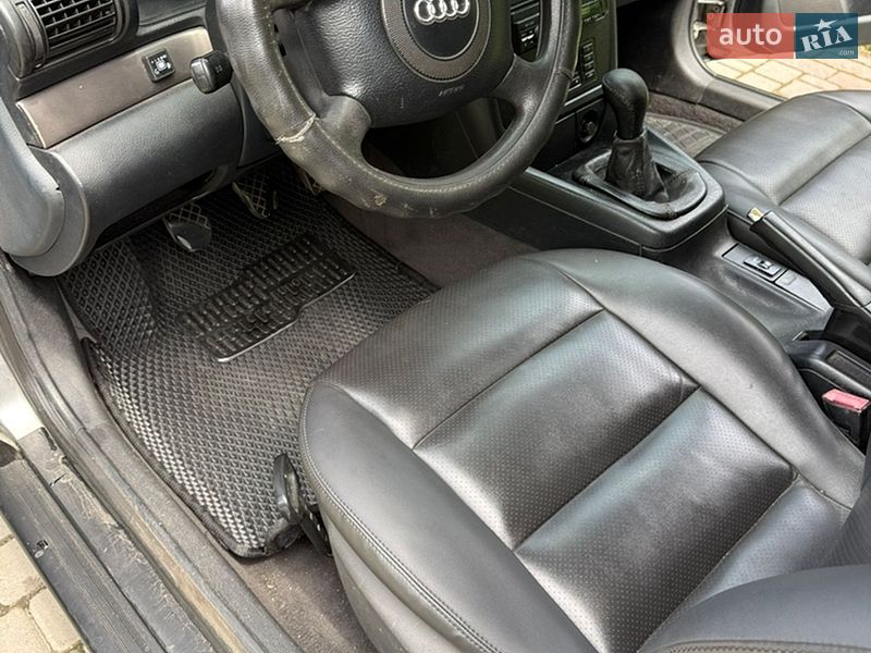 Седан Audi A4 1998 в Одессе