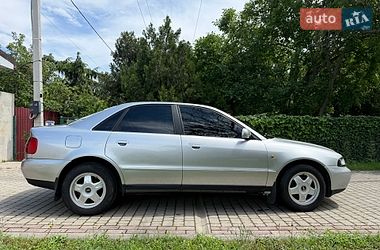 Седан Audi A4 1998 в Одессе