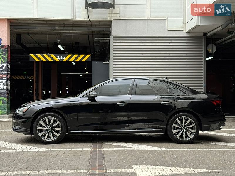 Седан Audi A4 2021 в Києві