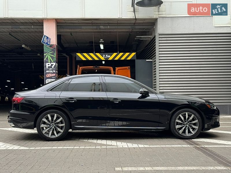 Седан Audi A4 2021 в Києві
