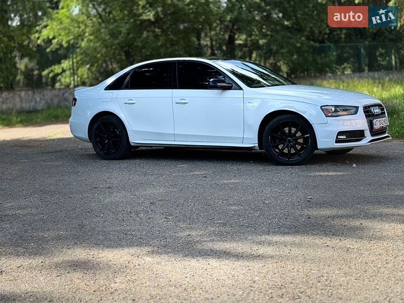 Седан Audi A4 2015 в Бурштыне