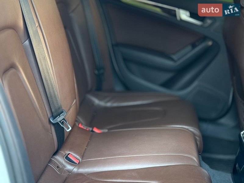 Седан Audi A4 2015 в Бурштыне