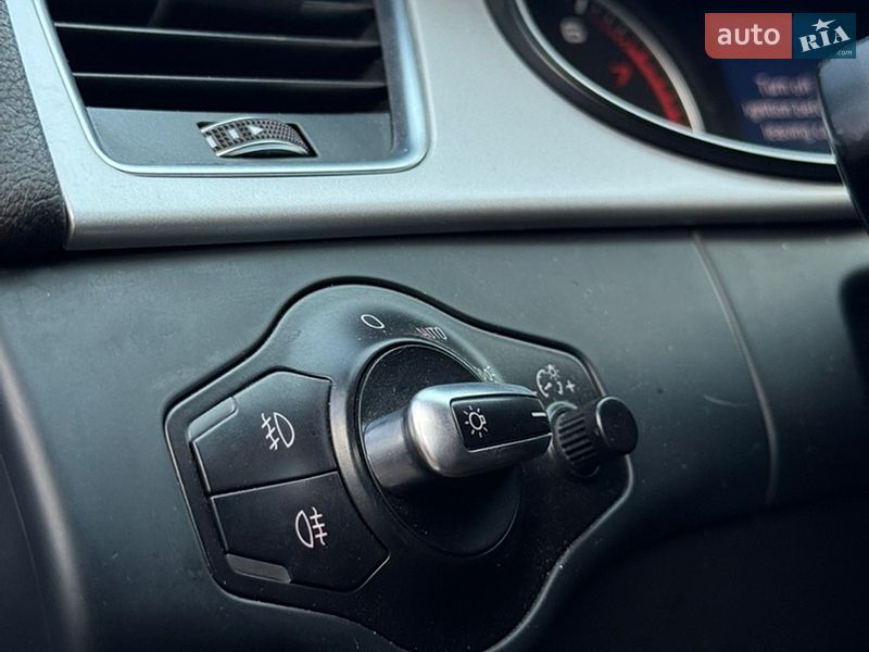 Седан Audi A4 2015 в Бурштыне