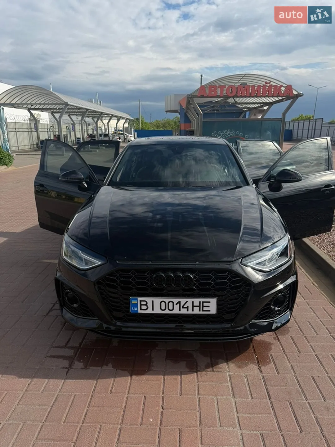 Audi A4 2018 VIN WAUENAF45JA201392 фото оголошення 8 з 21