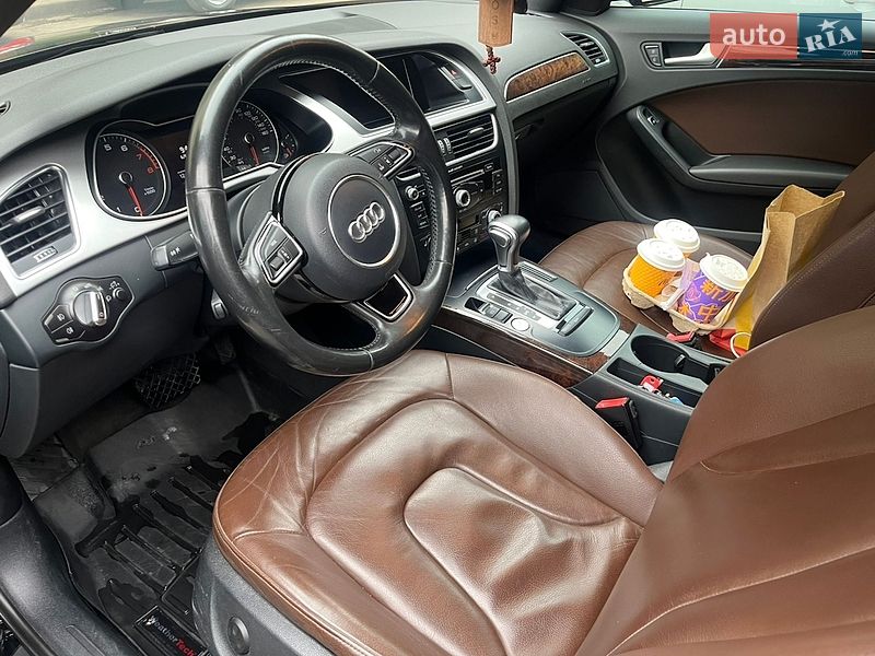 Седан Audi A4 2015 в Львові