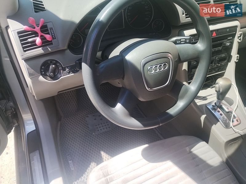 Седан Audi A4 2005 в Лебедині