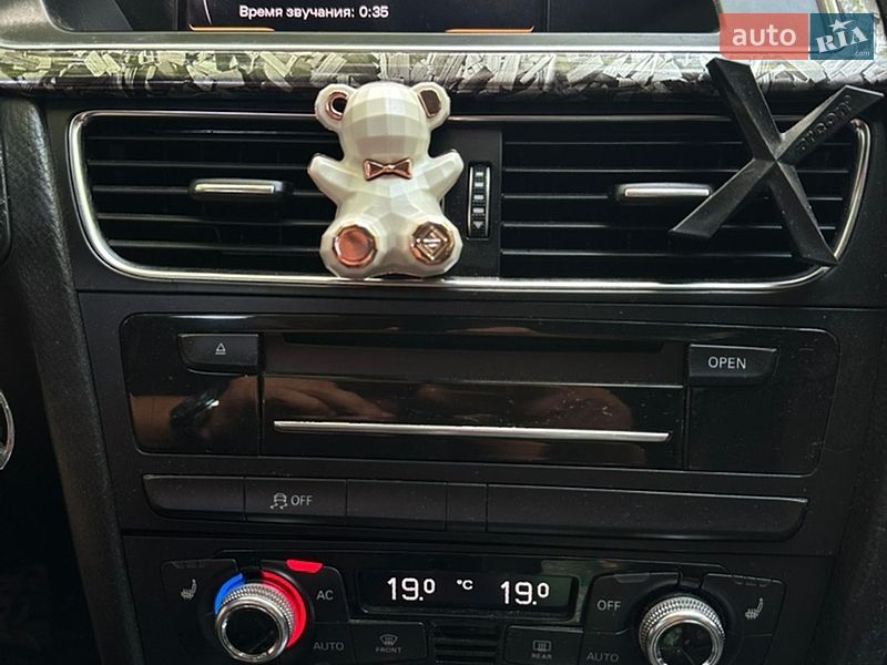 Седан Audi A4 2012 в Дніпрі