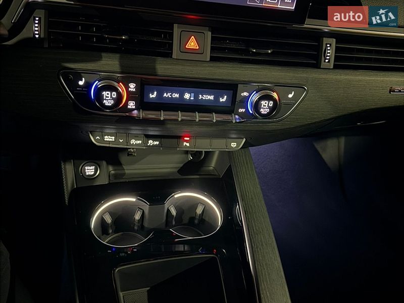 Седан Audi A4 2021 в Львові
