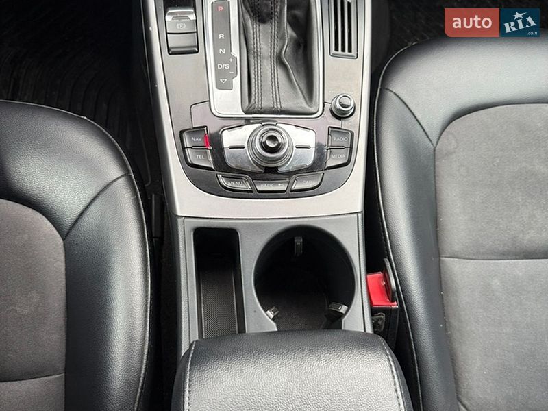 Седан Audi A4 2013 в Стрые