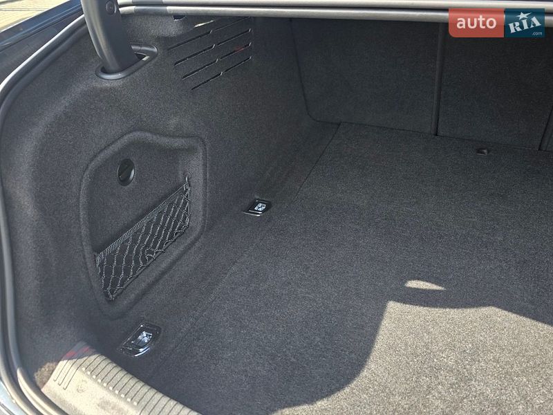 Седан Audi A4 2021 в Львові