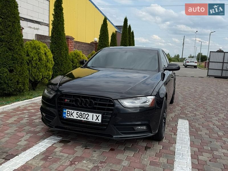 Седан Audi A4 2012 в Костополе