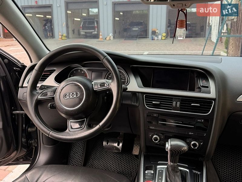 Седан Audi A4 2012 в Костополе