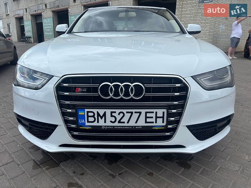 Седан Audi A4 2015 в Сумах