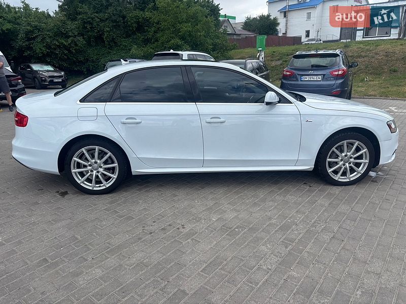 Седан Audi A4 2015 в Сумах