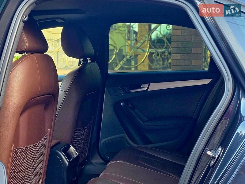 Седан Audi A4 2012 в Вінниці
