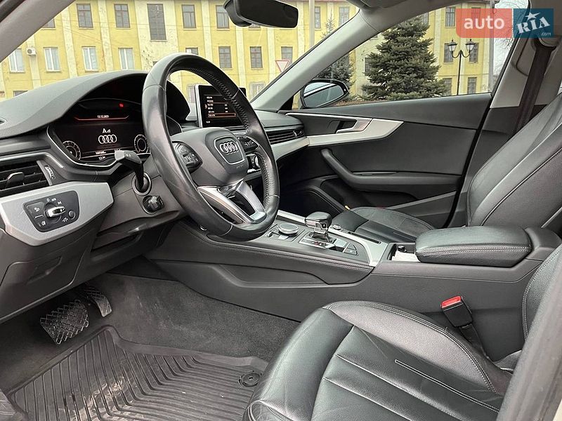 Седан Audi A4 2015 в Кам'янському