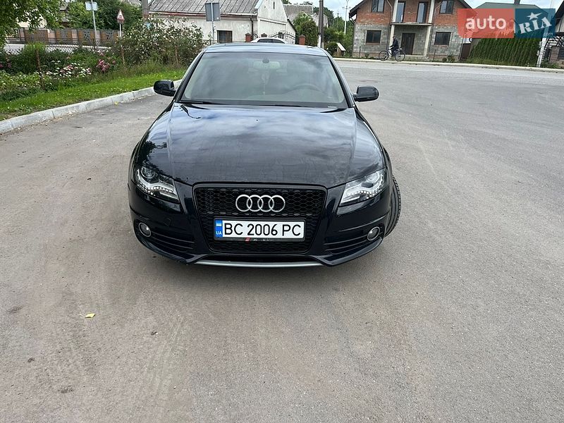 Седан Audi A4 2012 в Городку