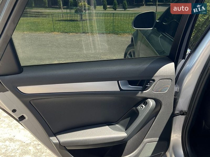 Седан Audi A4 2014 в Хмельницькому
