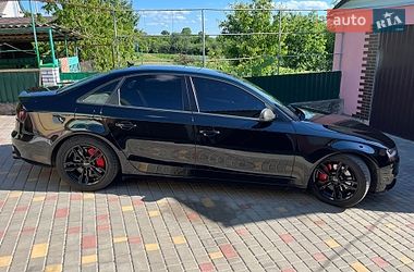 Седан Audi A4 2012 в Умані
