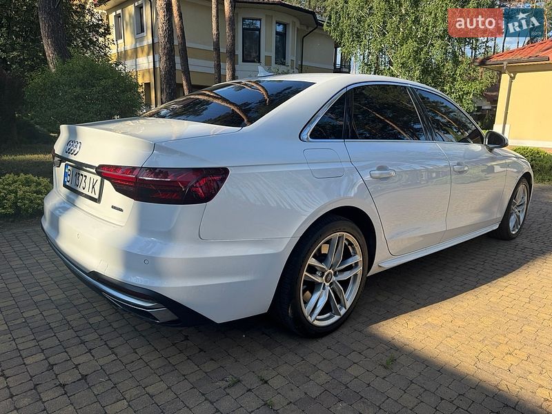 Седан Audi A4 2020 в Полтаві
