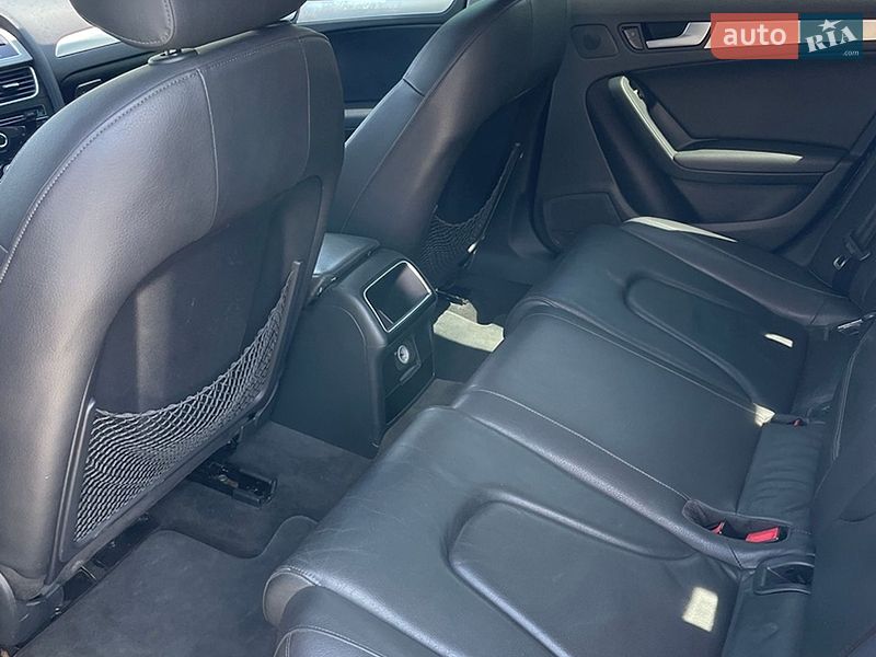 Седан Audi A4 2012 в Вінниці