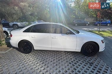 Седан Audi A4 2013 в Львові