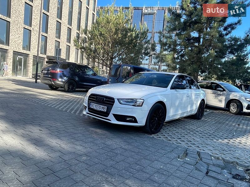 Седан Audi A4 2013 в Львові