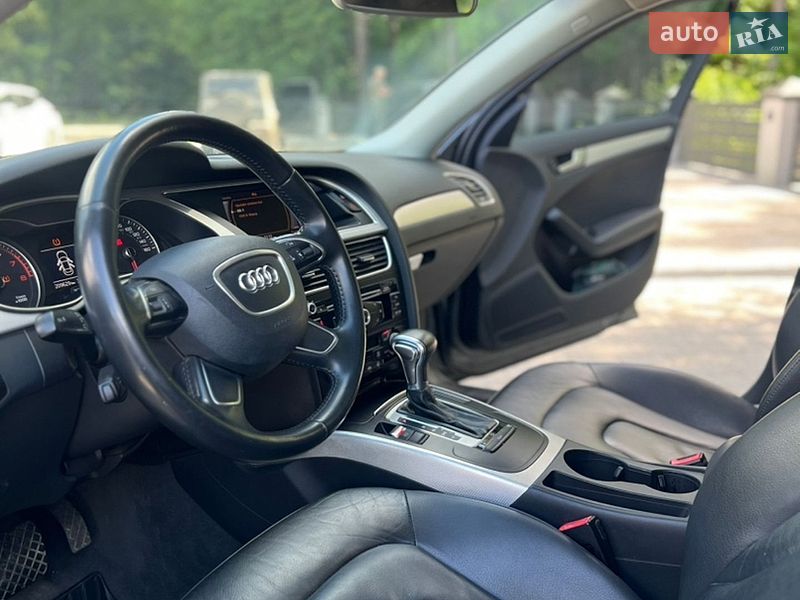 Седан Audi A4 2015 в Коростені
