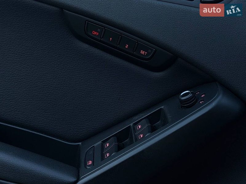 Седан Audi A4 2011 в Харкові
