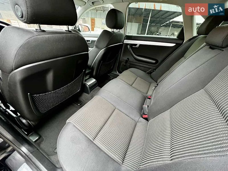 Седан Audi A4 2006 в Надворной