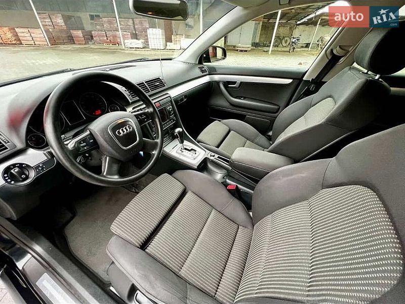 Седан Audi A4 2006 в Надворной