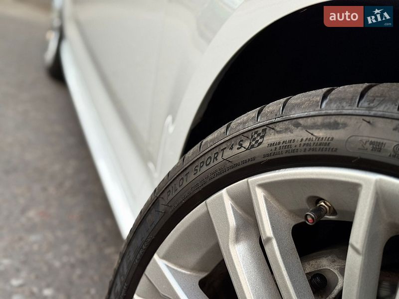 Седан Audi A4 2017 в Києві