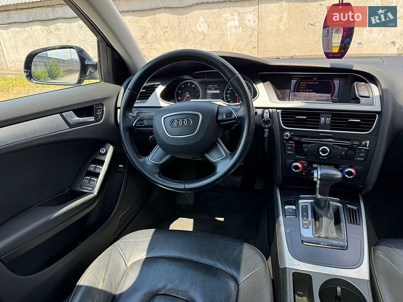 Седан Audi A4 2014 в Києві