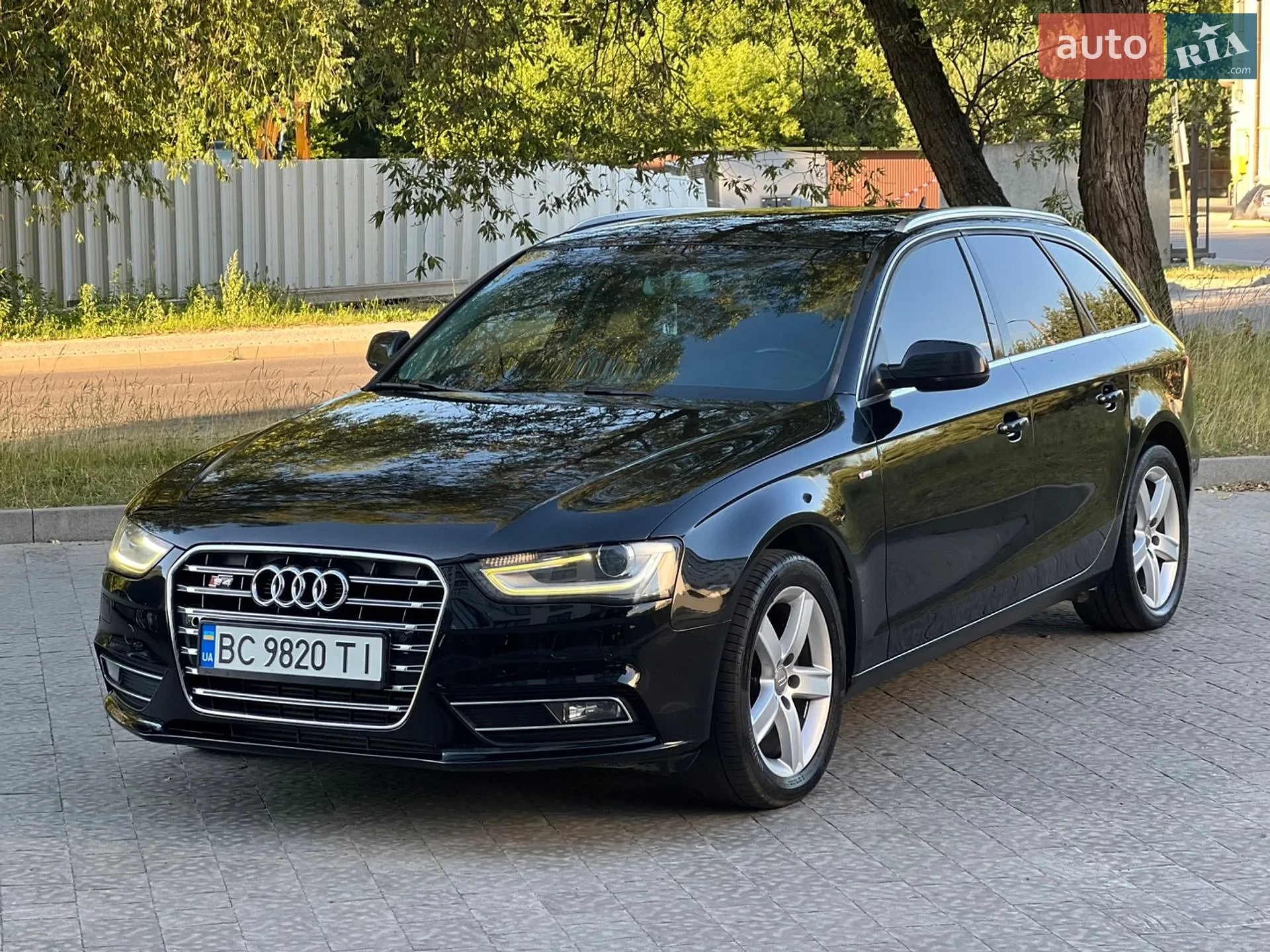 2012 Audi A4 - мініатюра 15