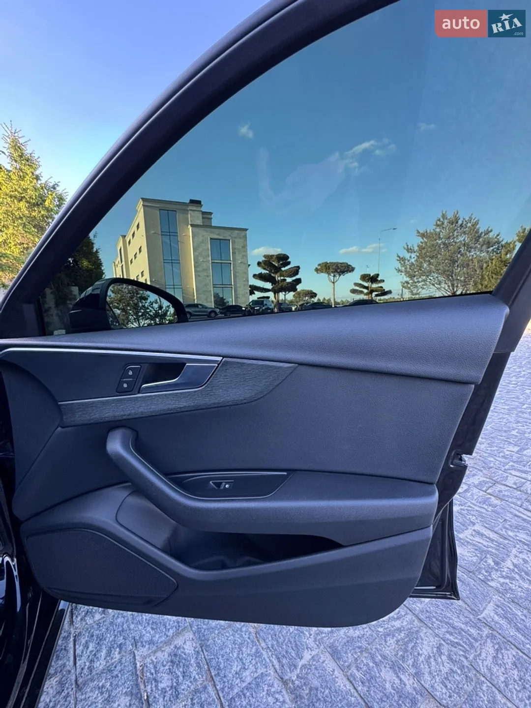 Audi A4 2016 VIN WAUDNAF45HN051170 фото оголошення 16 з 29